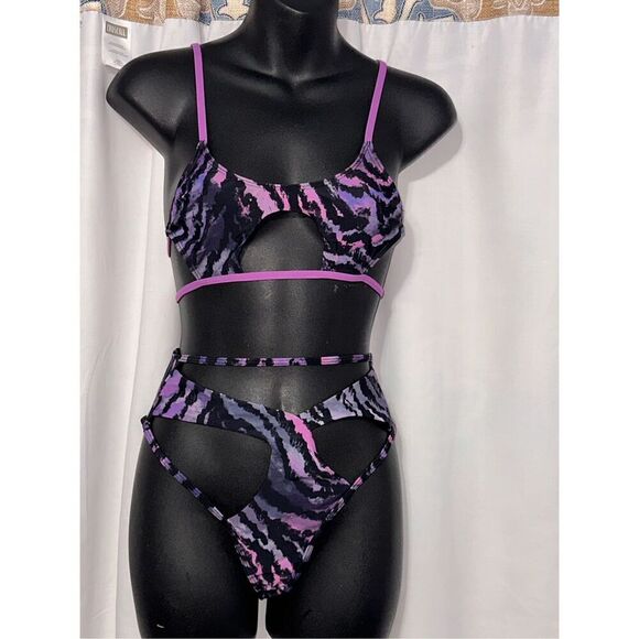 Stunning UNIQUE WOMEN purple TWO PIECE ICON SWIM Tropical Bliss cutout design Bi - Picture 2 of 6